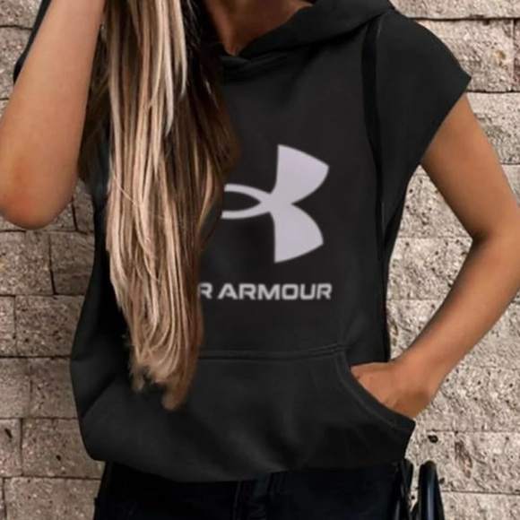 UNDER ARMOUR • Black Short Sleeve Hoodie Workout Rival Sweatshirt Athletic - Picture 3 of 4
